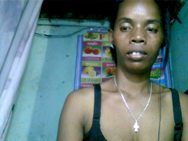 Fanihsexy — Hello, welcome to my room, if you want to see boobs, it's 30TKNS pussy 40TKNS big ass 40TKNS all naked 50 tokens, come on, I'll make you happy before I leave.