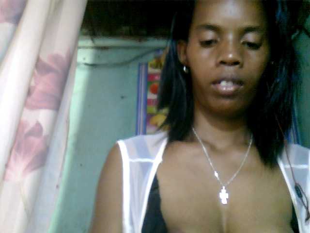 Fanihsexy — Hello, welcome to my room, if you want to see boobs, it's 30TKNS pussy 40TKNS big ass 40TKNS all naked 50 tokens, come on, I'll make you happy before I leave.