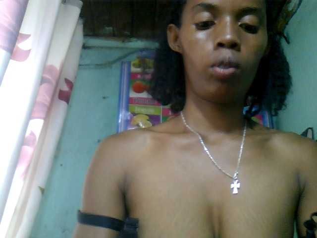 Fanihsexy, une amatrice française avec qui discuter et avoir du sexe