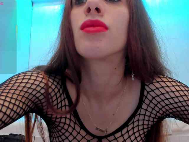 Royal-Naughty webcam