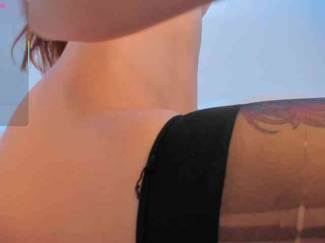 Royal-Naughty webcam