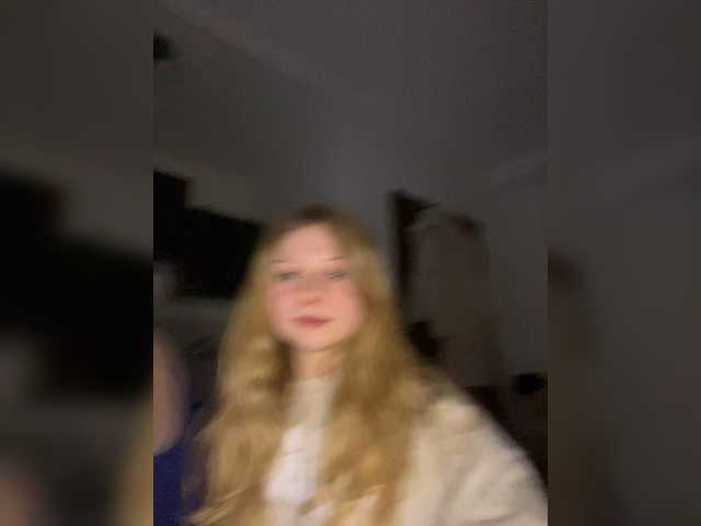 VixyVee's BongaCams show and profile