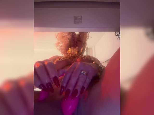 ALISE8881's BongaCams show and profile