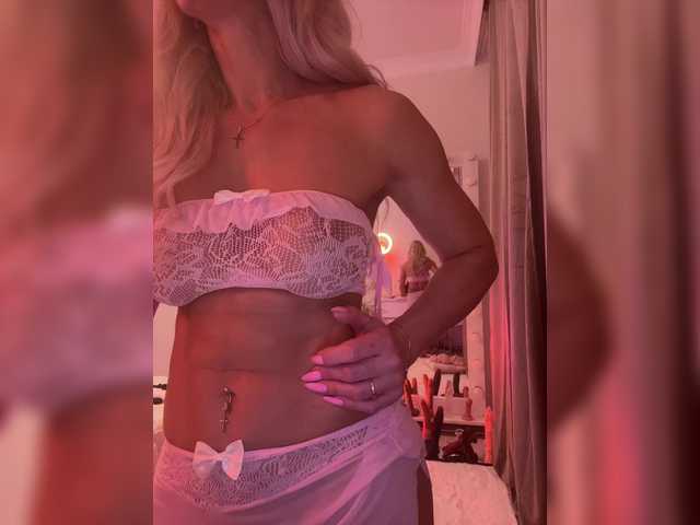 ALISE8881's BongaCams show and profile