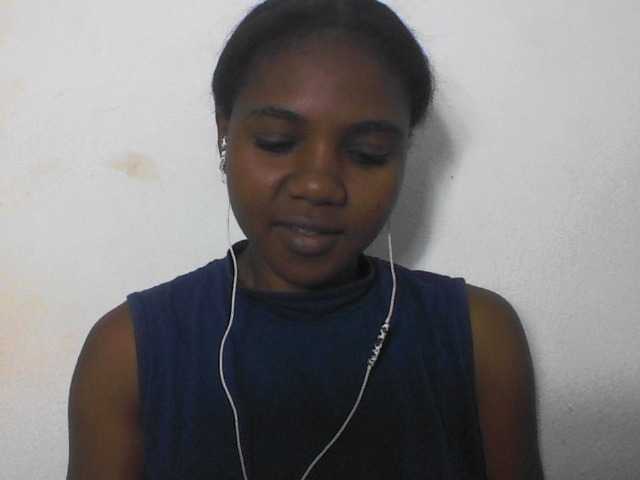 Cutie12, une amatrice française avec qui discuter et avoir du sexe