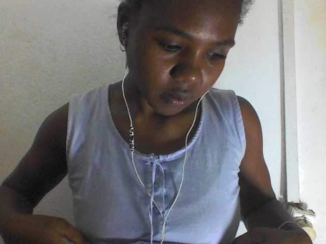 Cutie12 Live Cam on BongaCams