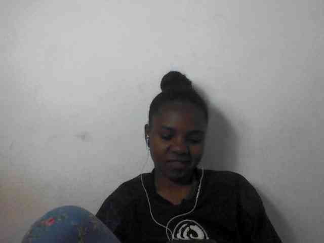 Cutie12 Live Webcam on BongaCams