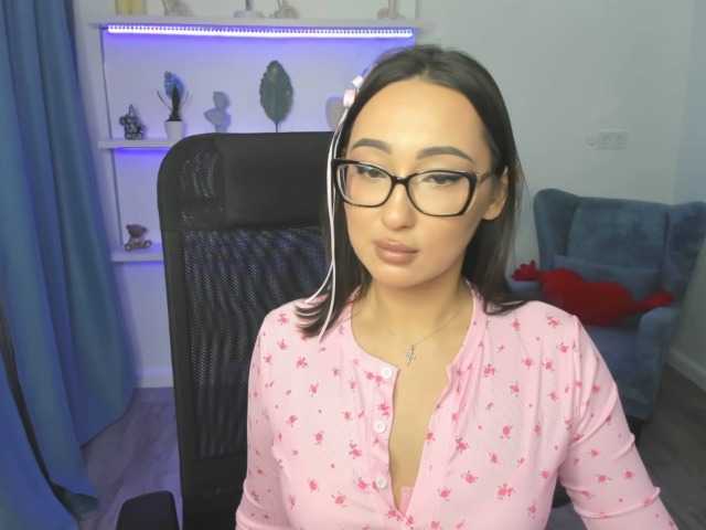 EvaSarazardje's BongaCams show and profile