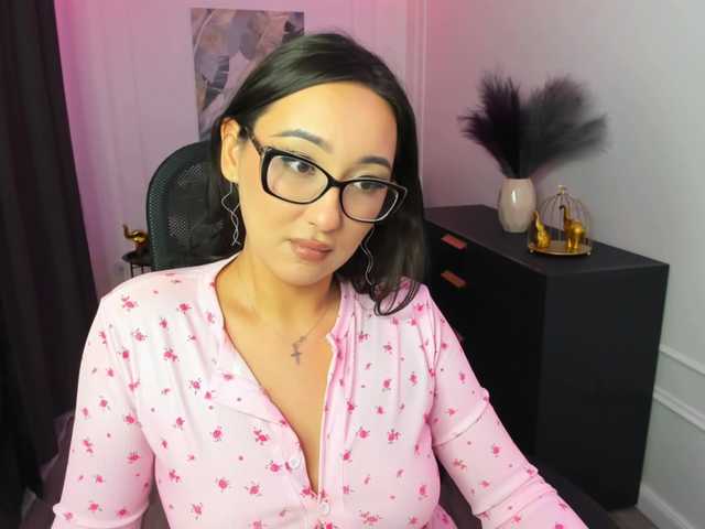 EvaSarazardje's BongaCams show and profile