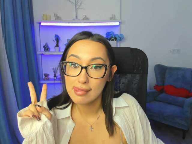 EvaSarazardje's BongaCams show and profile