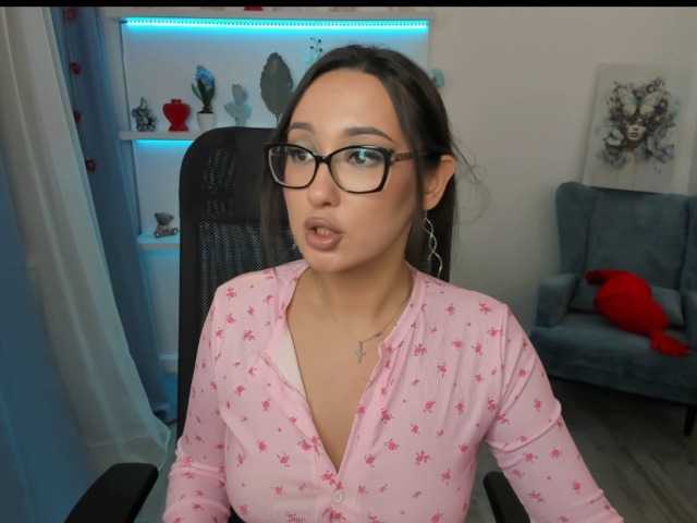 EvaSarazardje's BongaCams show and profile