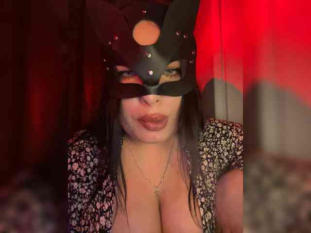 Zhanna-dark Live Webcam on BongaCams
