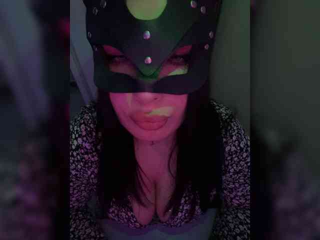 Zhanna-dark Live Webcam on BongaCams