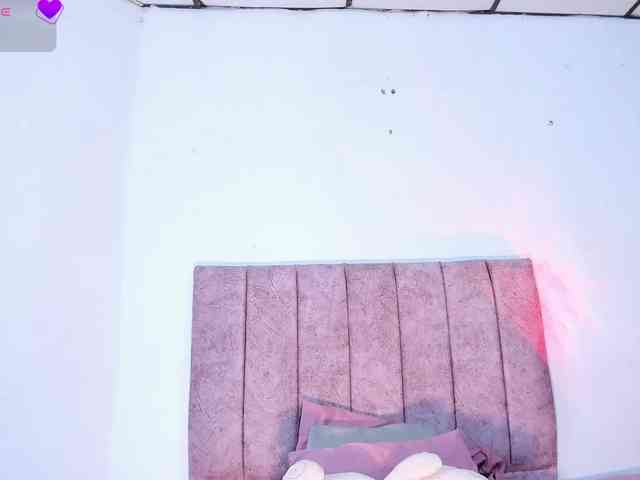 Mila-Wood Live Webcam on BongaCams