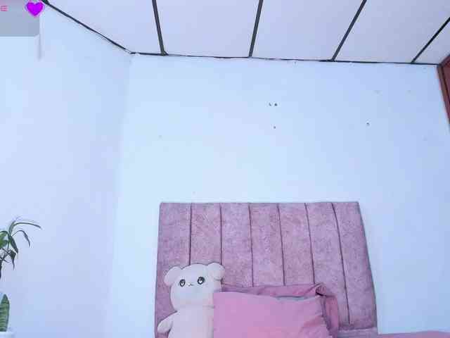 Mila-Wood Live Webcam on BongaCams