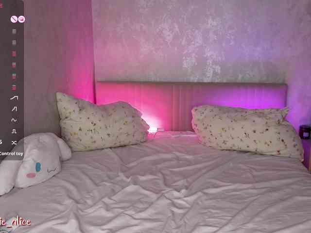 Alicee-tease webcam