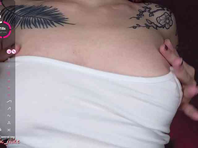 Alicee-tease webcam