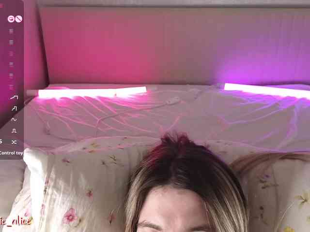 Alicee-tease webcam