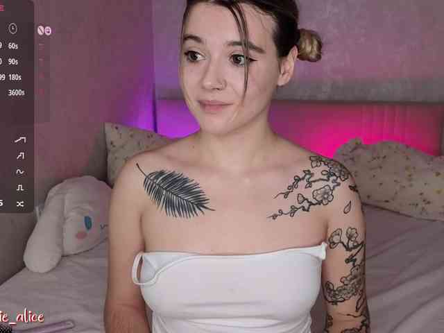 Alicee-tease webcam