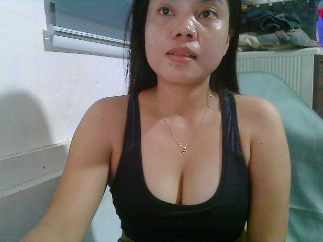 Courtney01's BongaCams show and profile