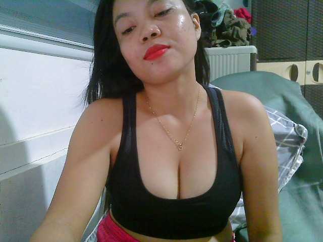 Courtney01's BongaCams show and profile