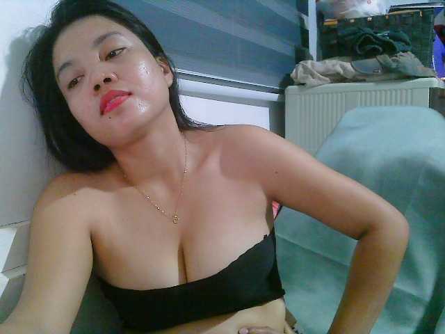 Courtney01's BongaCams show and profile