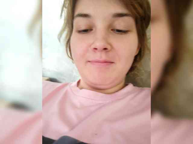 SweetyKitty25 webcam
