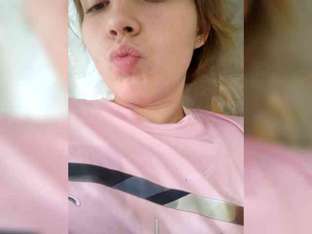 SweetyKitty25 webcam