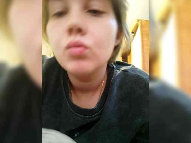 SweetyKitty25 webcam