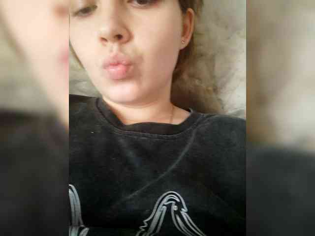 SweetyKitty25 webcam