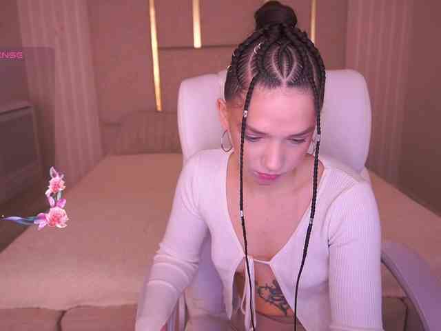 MirielleNymph webcam