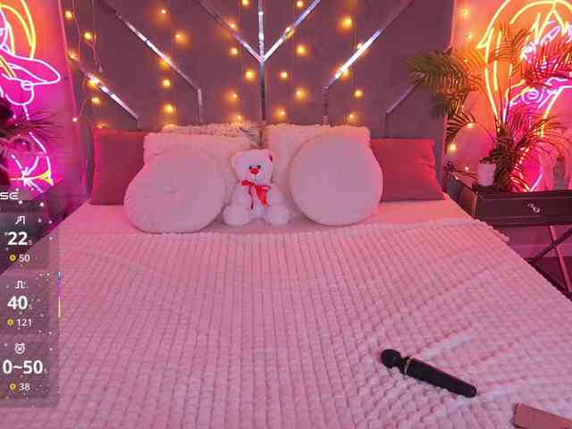 MirielleNymph webcam