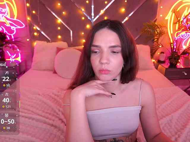 MirielleNymph webcam