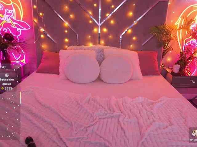 MirielleNymph webcam