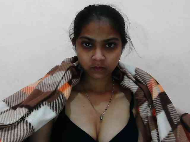 cute_Pihu webcam