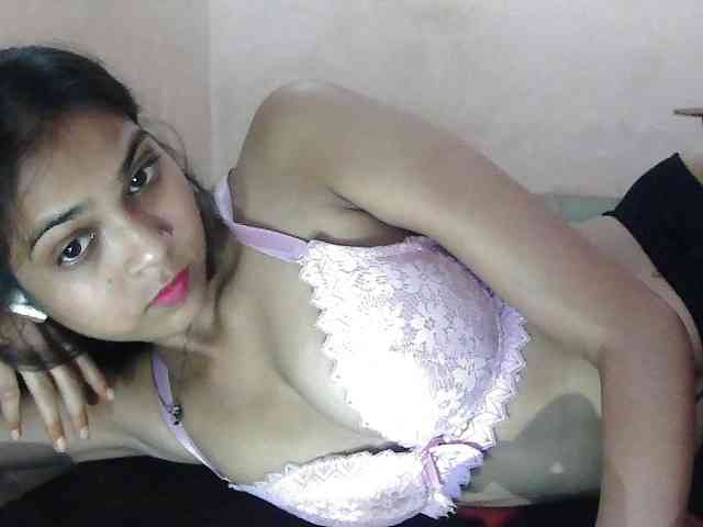 cute_Pihu webcam