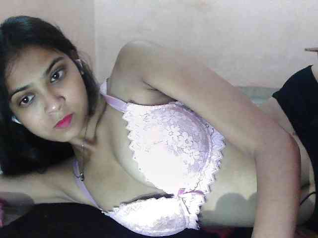 cute_Pihu webcam