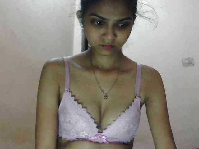 cute_Pihu webcam