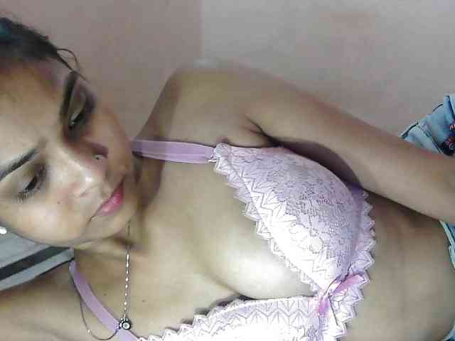 cute_Pihu webcam