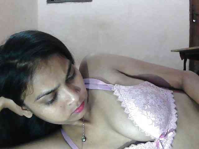 cute_Pihu webcam