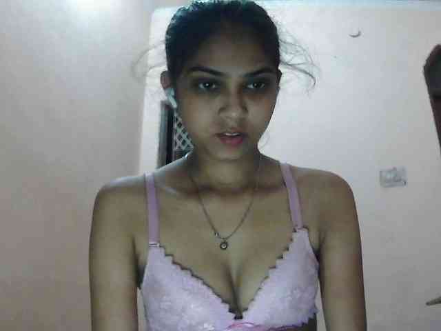 cute_Pihu webcam