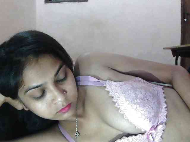 cute_Pihu webcam