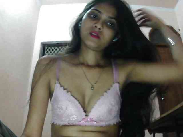cute_Pihu webcam