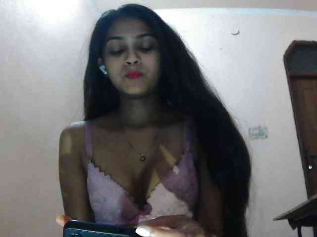 cute_Pihu webcam