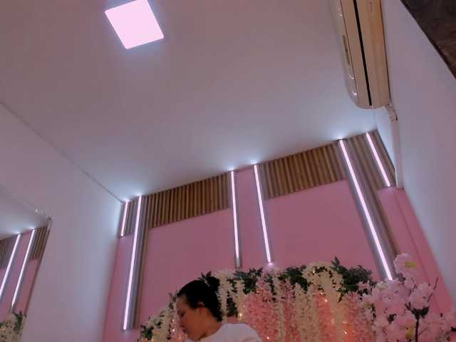 VivianneHart's BongaCams show and profile