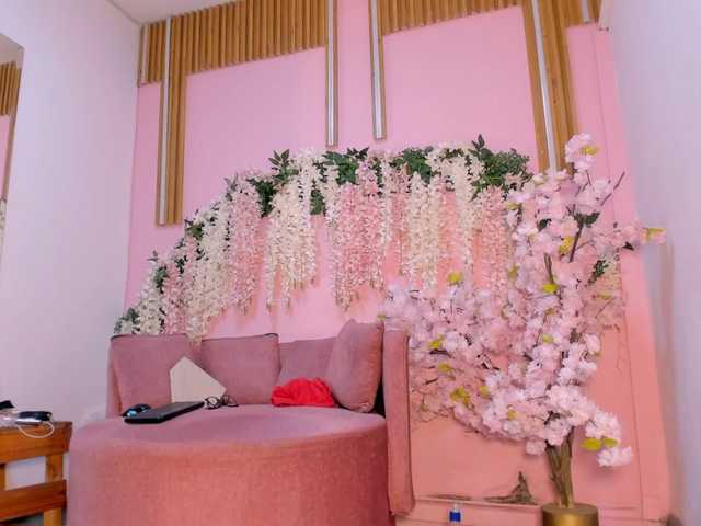 VivianneHart's BongaCams show and profile