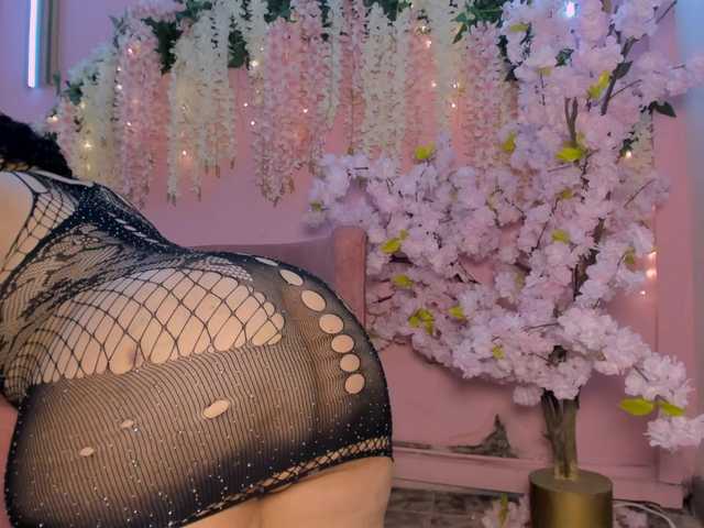 VivianneHart's BongaCams show and profile