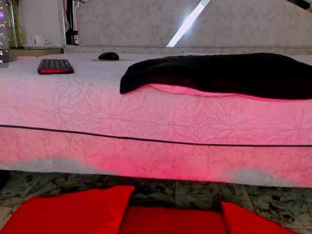 VivianneHart webcam
