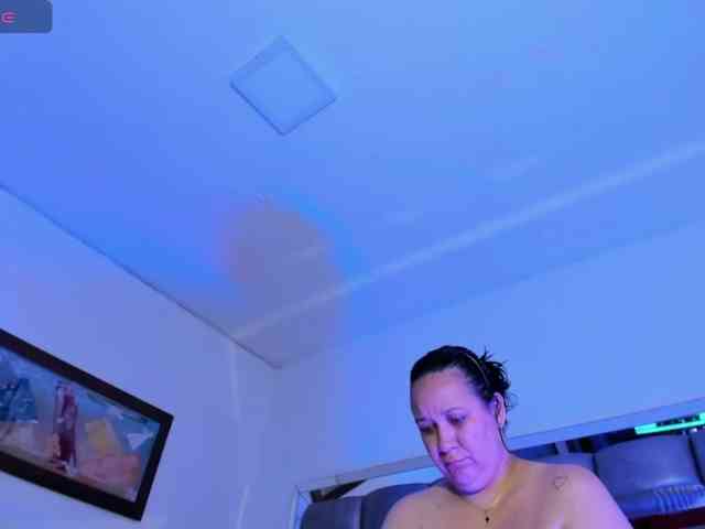 VivianneHart webcam
