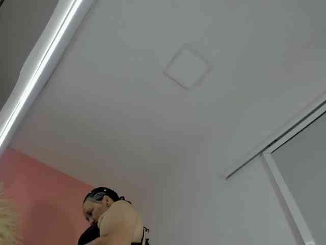 VivianneHart VivianneHart